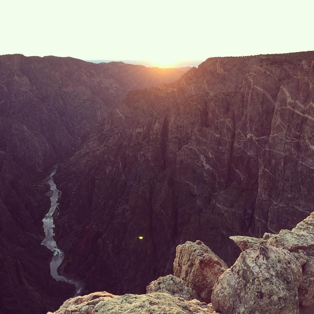 Yesterday’s sunset. #dragonpoint #paintedwall #blackcanyonofthegunnison #canyon #colorado