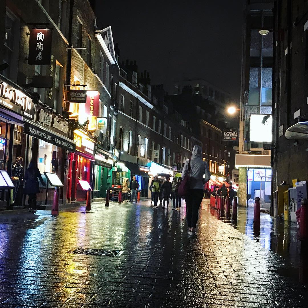Rainy streets. #london #night #lights